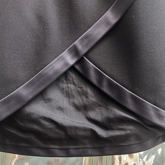 Yves Saint Laurent smoking satin lapel skirt ICONIC piece and like new - Picture 5 of 6